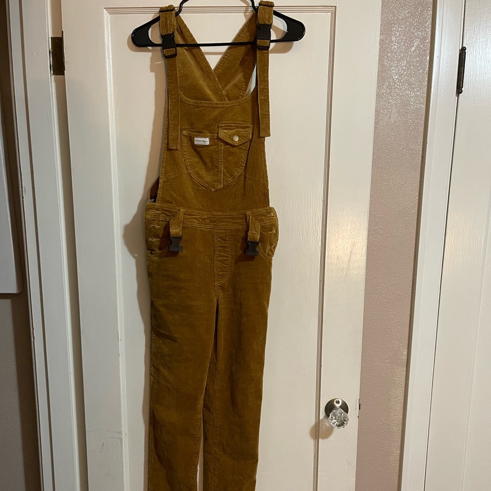 The mumsie cord overalls